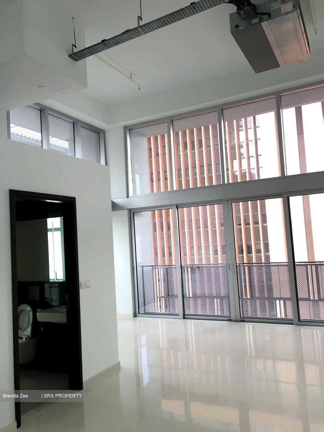 Eon Shenton (D2), Office #388638091